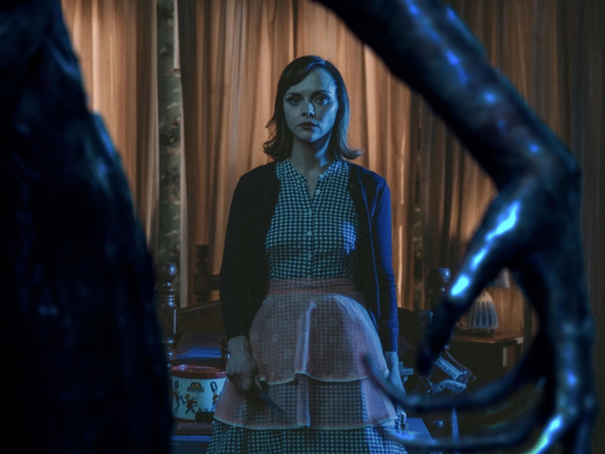 Чудовище 2022 кристин ричи. Башня-наоборот 2022 фильм. Monsters 2022. Монстры 2022. Monsters 2022.