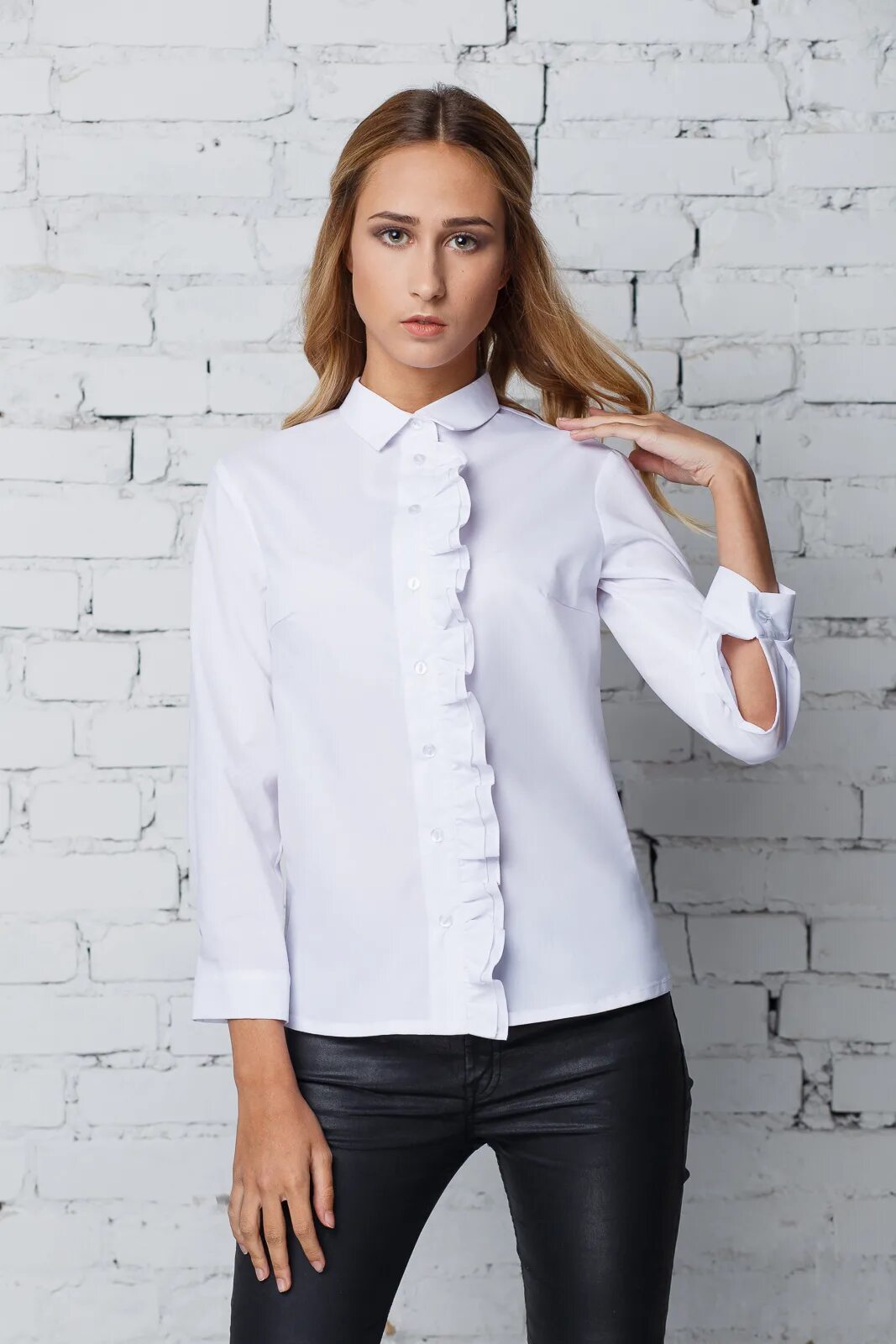 Где можно купить блузки. Белая блузка. Белая рубашка женская. Белая блузка женская. Интересные рубашки женские.