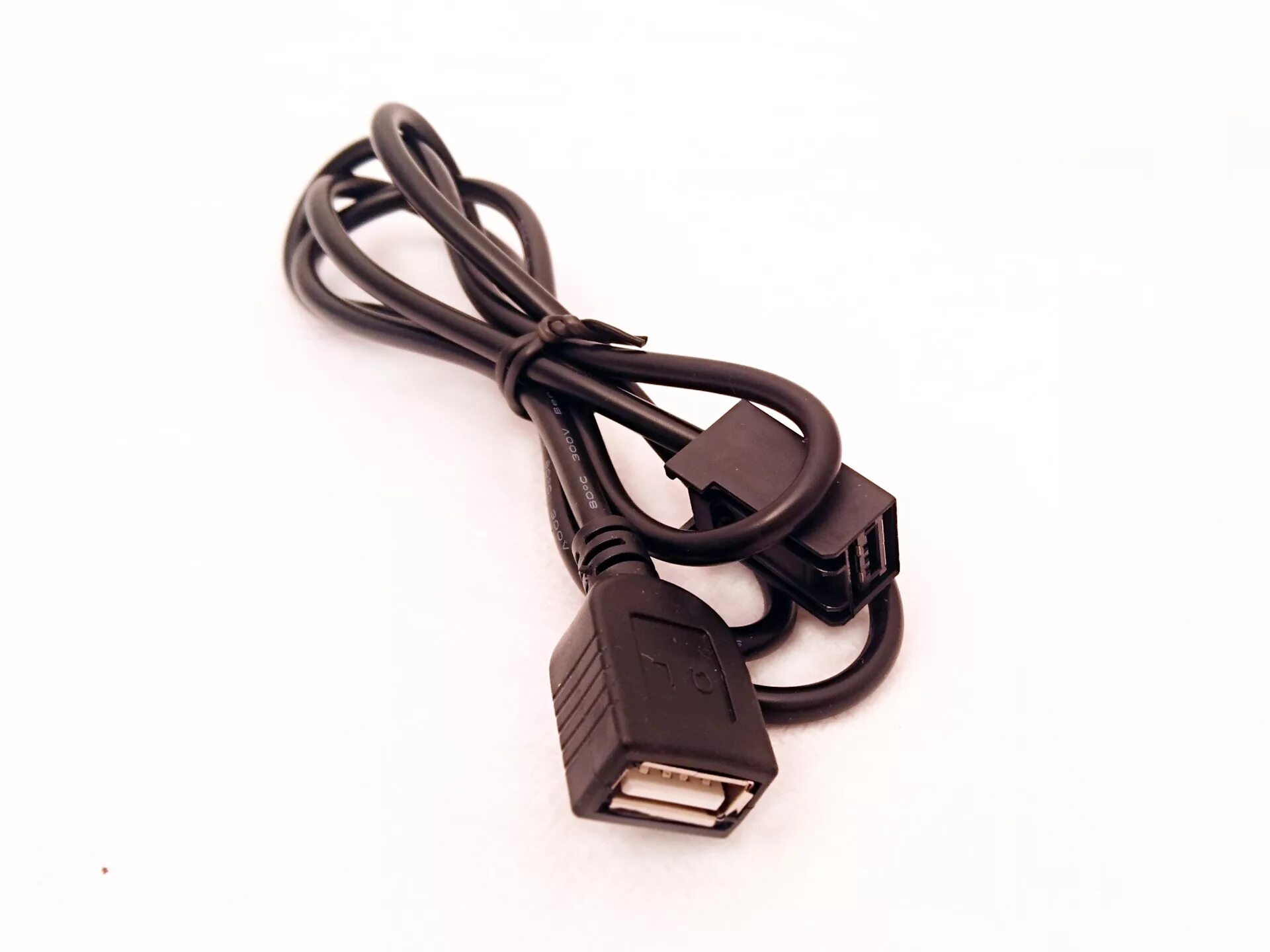 Honda кабель. Honda Civic 4d USB кабель. Юсб провод Хонда Цивик. USB aux Adapter Civic 4d. USB для магнитолы Хонда Цивик 4д.