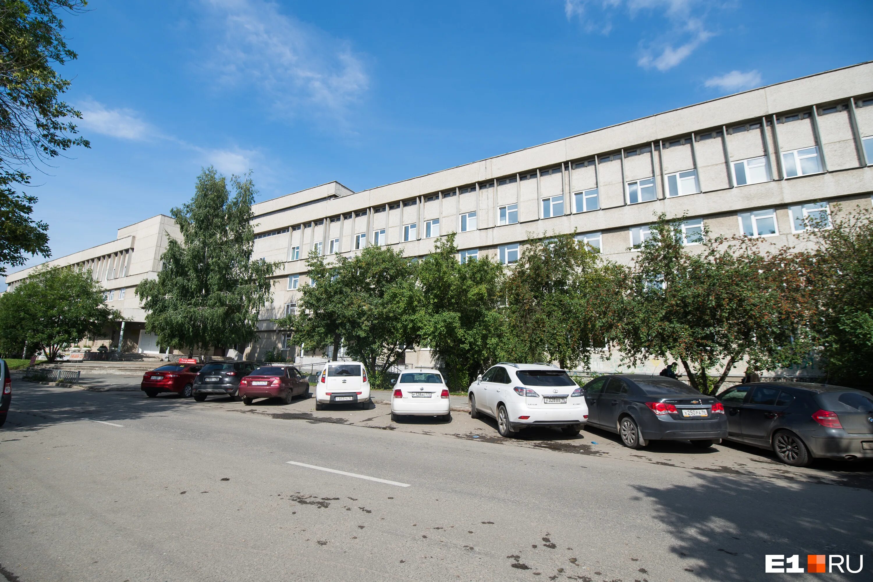 Гкб 14 екатеринбург. Городская клиническая больница 14 екатеринбург. Городская клиническая больница № 14, родильный дом, екатеринбург. 14 больница уралмаш. Роддом на екатеринбург на уралмаше.