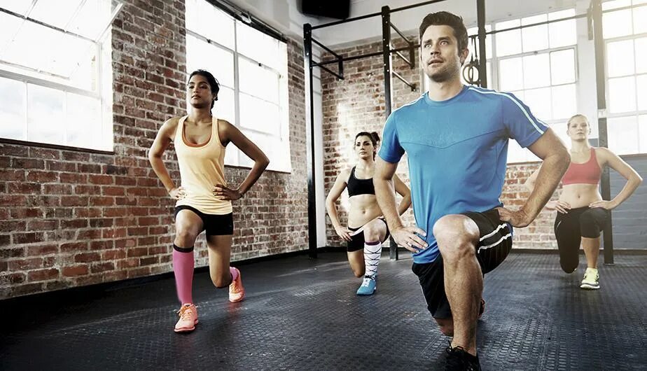 Training llm. Фитнес мужчины. групповые тренировки. аэробика мужчины. interval training тренировка.