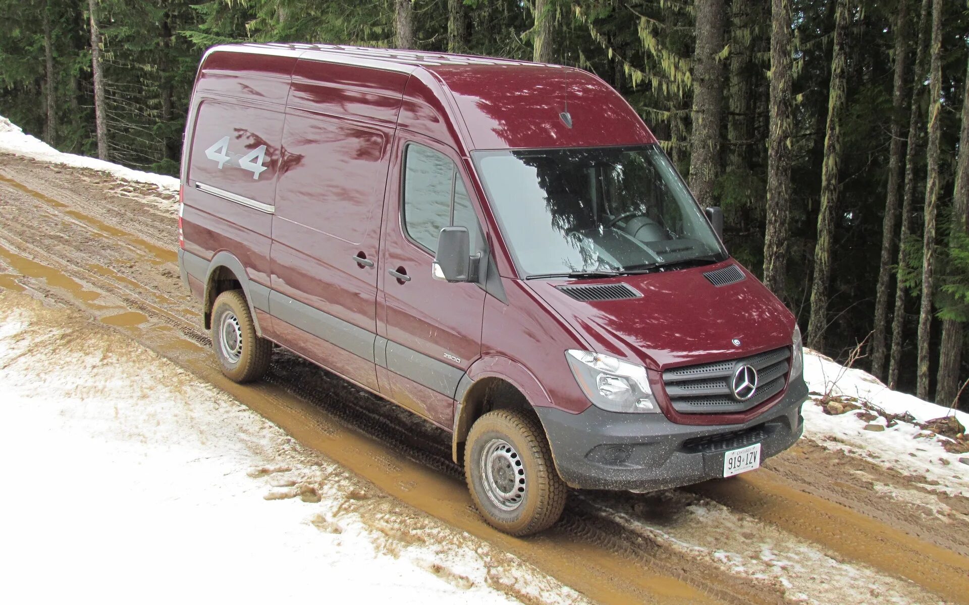 Включи спринтер. Mercedes-Benz Sprinter 4x4. Sprinter Classic 4x4. Mercedes Sprinter Classic 4x4. Mercedes-Benz Sprinter 2015.