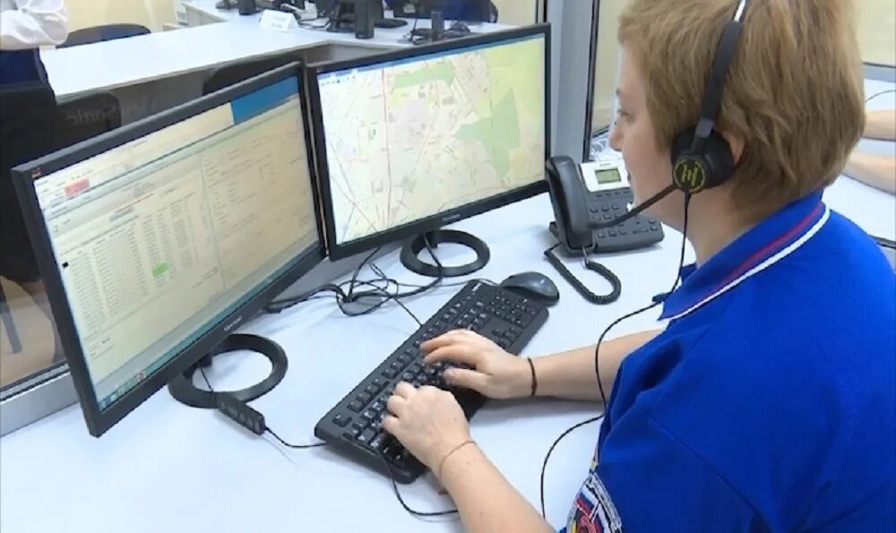 Диспетчер еддс 112. Карагандинская 59/3 оренбург водоканал. Диспетчер еддс 112. Диспетчер оренбург. Диспетчер 112 мчс.