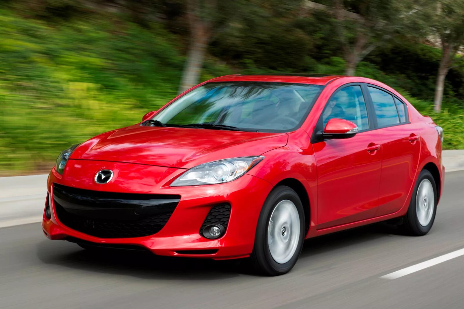 Mazda 3 3 поколение. Mazda 3 2013. Мазда 3 седан. Mazda 3 2013 седан. Мазда 3 седан 2013.