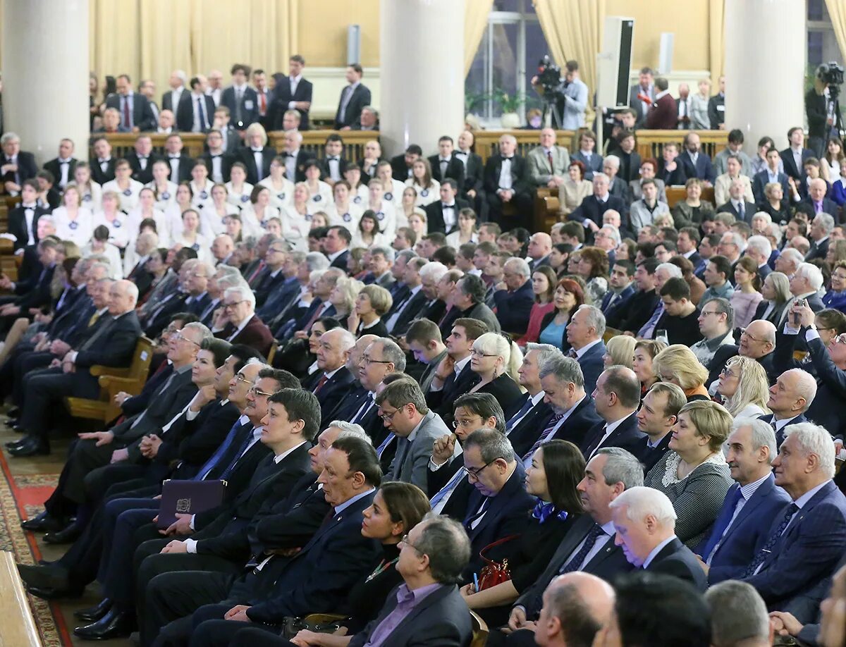 День рождения мгу. Торжественное заседание в школе. День рождения Московского государственного университета (МГУ). Московский университет 25 января. День рождения МГУ 25 января.