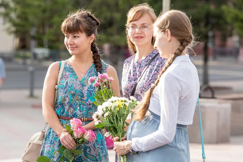 Открытка "9 мая". Причёски военных лет женские. Причёски военных лет женские. Девушка 8 мая. Девушка 8 мая.