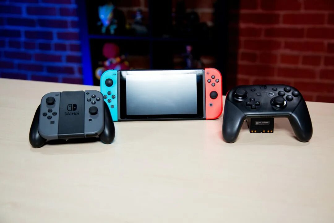 Nintendo switch us. Nintendo Switch. Moto Rush gt Nintendo Switch. ТВ Нинтендо свитч. Nintendo Switch фото.