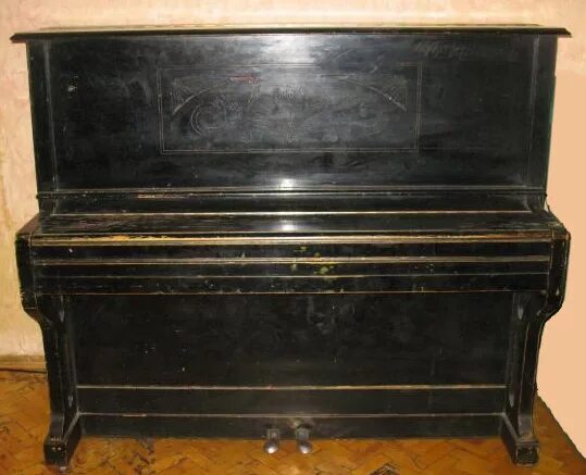 Старинное название фортепиано. Старинное черное пианино. Старое фортепиано. Старое пианино. Пианино черное.