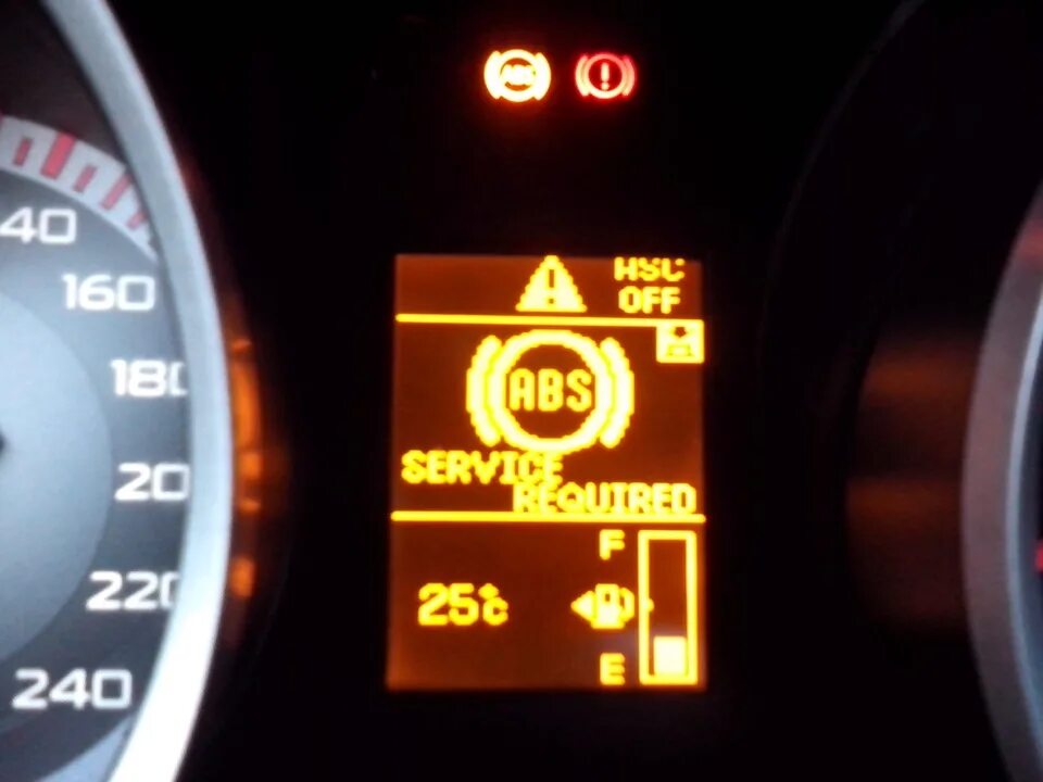 Загорелась ошибка абс. Mitsubishi outlander горит лампочка abs. mitsubishi lancer x ошибка abs. на mitsubishi lancer 10 горит абс. дисплей mitsubishi lancer 10 ошибки.