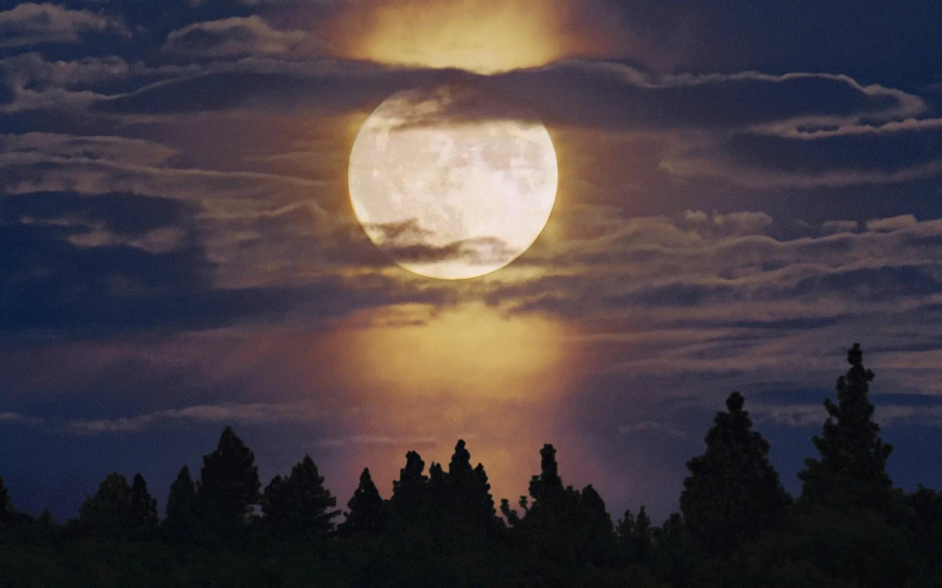 Лунное небо. Лунный пейзаж. Луна на небе. Лунная ночь. Moon pics
