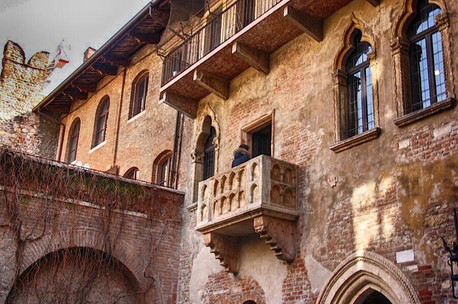 File:Verona - Juliet Balcony.jpg - Wikimedia Commons