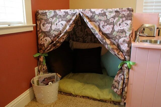 Mrs. Meyer Musings: Reading Nook Reading nook, Girl room, Diy toddler bed