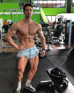 the beauty of male muscle: Alessandro