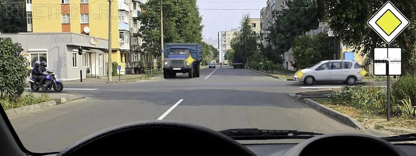 Разрешено ли выполнить поворот в данной ситуации. Разрешается ли вам выполнить обгон. разрешается ди вам выполнитьь обгон. уступить дорогу при движении прямо. обязаны уступить дорогу при повороте налево.