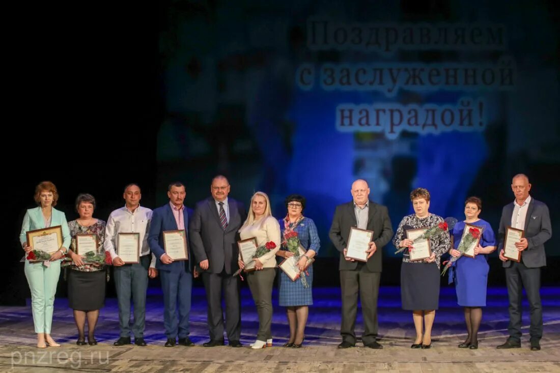 Награждение лучших работников. Поссмп пенза. награждение лучших сотрудников. награждение скорой помощи 28 апреля. день работника скорой помощи награждения.