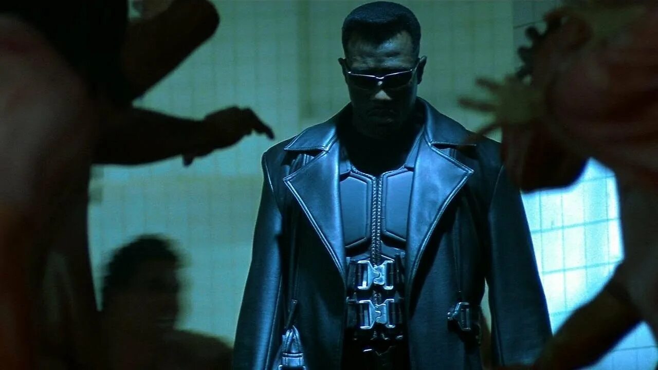 Снайпс блейд. Уэсли снайпс блэйд. уэсли снайпс 1998. блэйд уэсли снайпс арт.