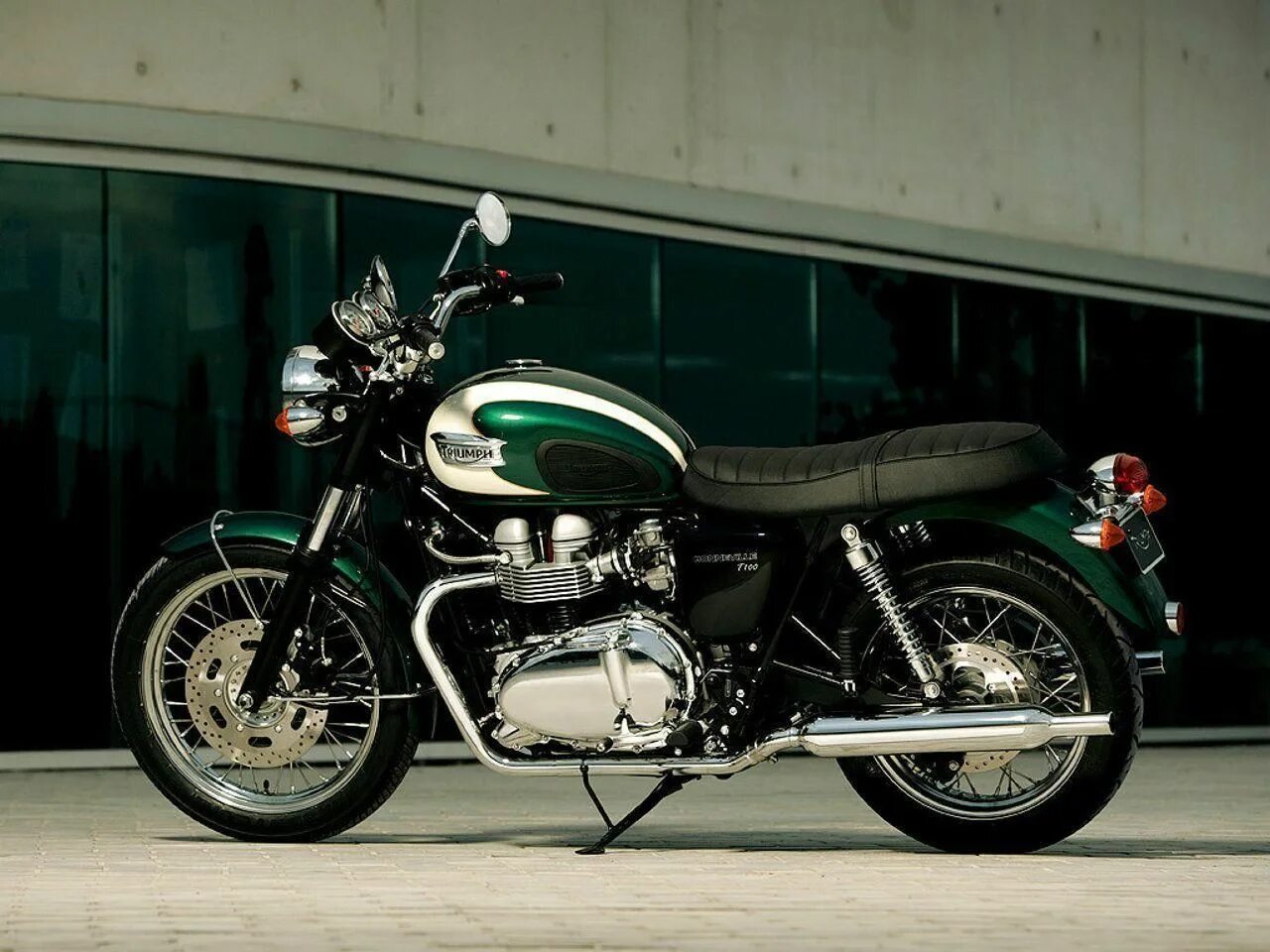 Triumph перевод. Мотоцикл triumph bonneville t100. мотоцикл триумф бонневиль т 100. мото триумф бонневиль т 120. классические мотоциклы triumph bonneville t100.