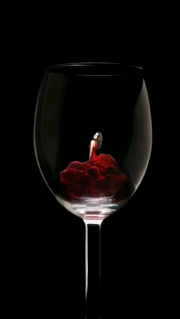 Песня красным вином наполняет бокал она. Красивые бокалы. Женщина с бокалом. Бокал вина. Красивые бокалы для вина.