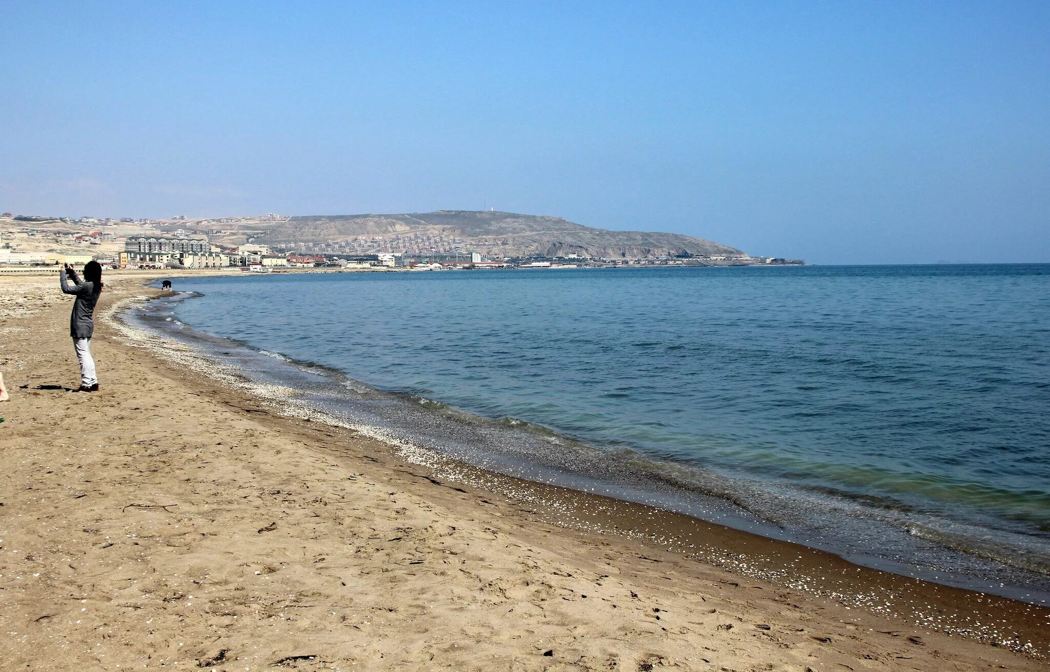 Азербайджан баку море. Каспийское море Баку. Баку пляж. Море Каспий Баку. Пляжи Каспийского моря Азербайджан.