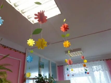 Украшение группы цветами