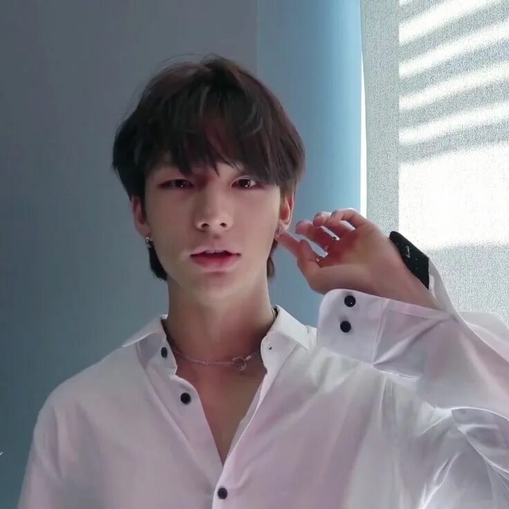 Хван хенджин и ли минхо. Хван хёнджин. stray kids boyfriend material хенджин. хёнджин бойфренд. хван хёнджин stray kids boyfriend material.