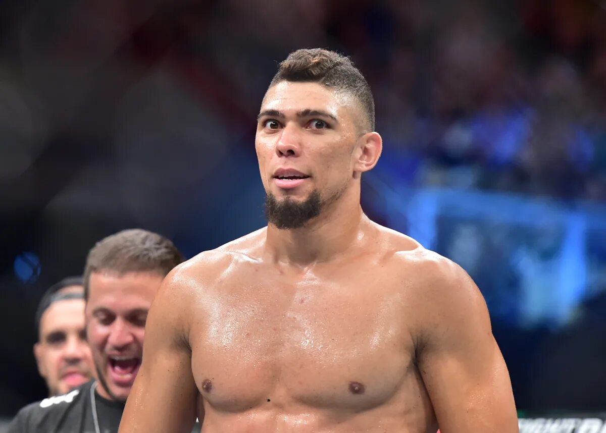 Джонни уокер боец. Тиаго сантос юфс. Уокер боец юфс. Вокер юфс. Уокер боец юфс.