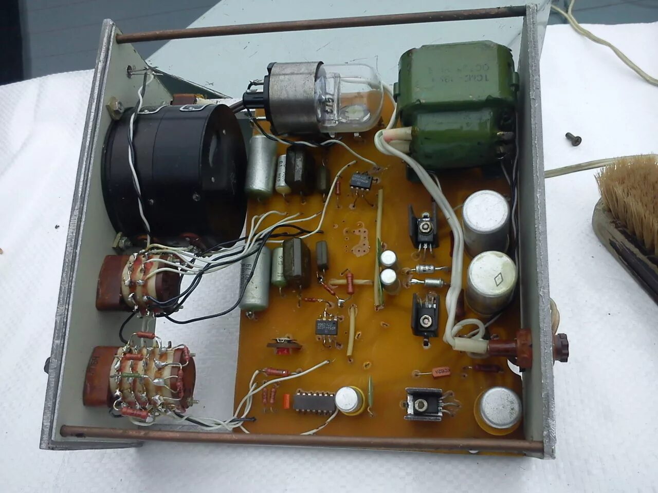 Генератор бп. Осциллограф-генератор ф4372. Генератор низких частот с осциллографом. Осциллограф кпр «сура». Схема двухтактного генератора на полевых транзисторах.