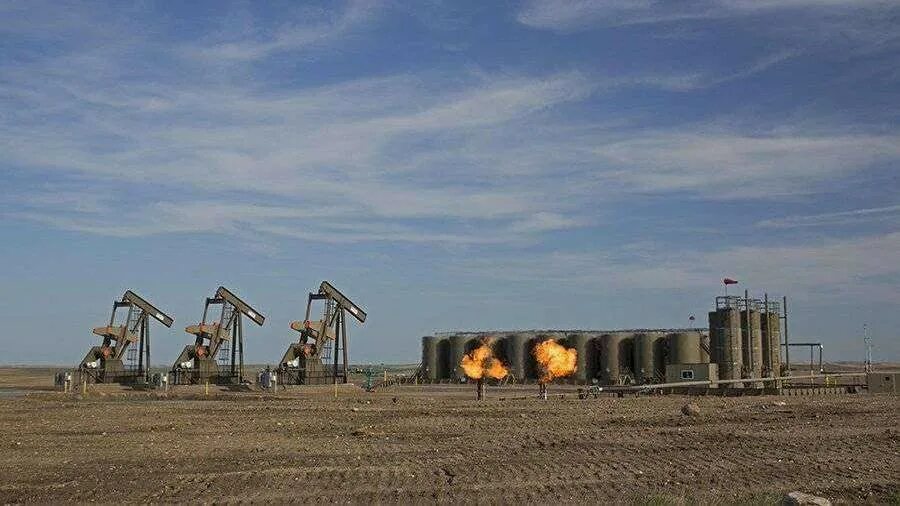 Буровые вышки. Нефтедобыча в азербайджане. Нефтяной блок. Шах дениз азербайджан. Шельф приразломная.