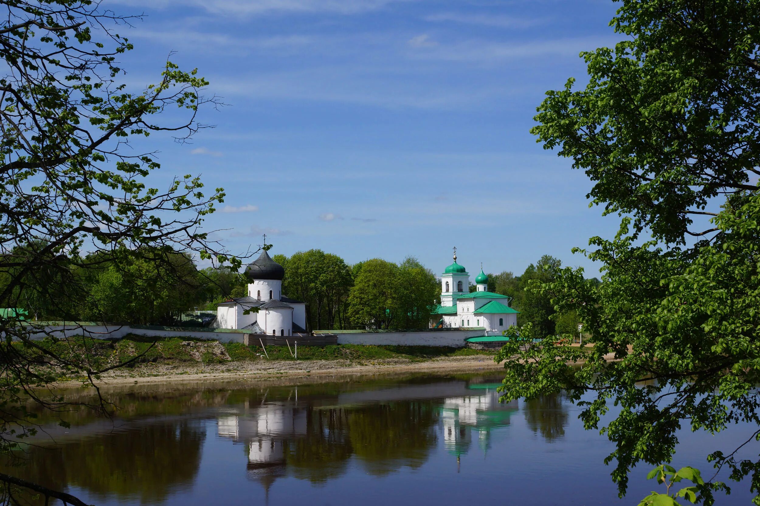 Псковские монастыри фото