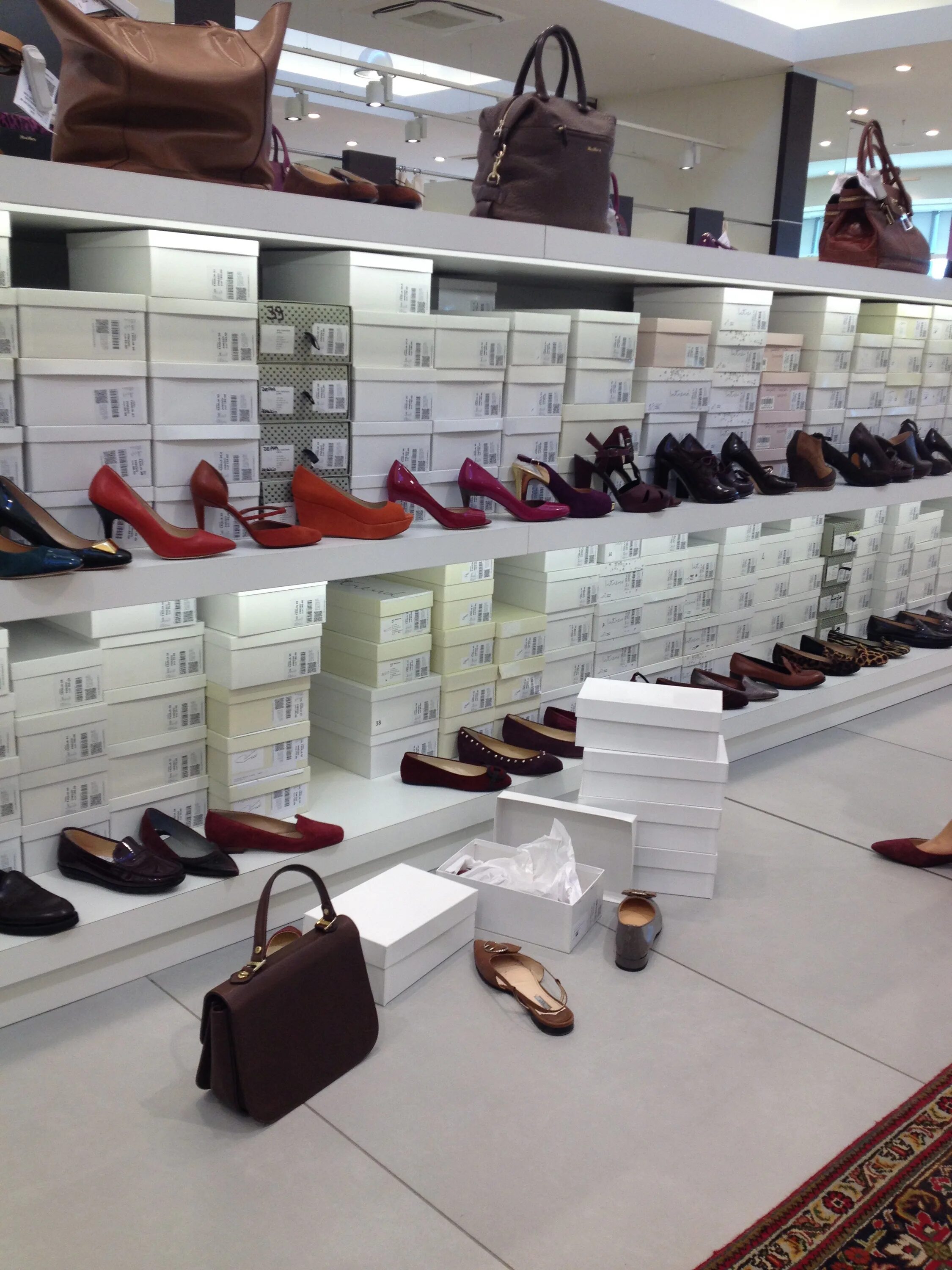 Аутлет обувь. Аутлет обуви в москве. Аутлет обувь. Аутлет интернет магазин москва обувь. Skechers outlet.