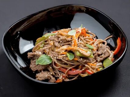 Лапша удон с овощами мясом