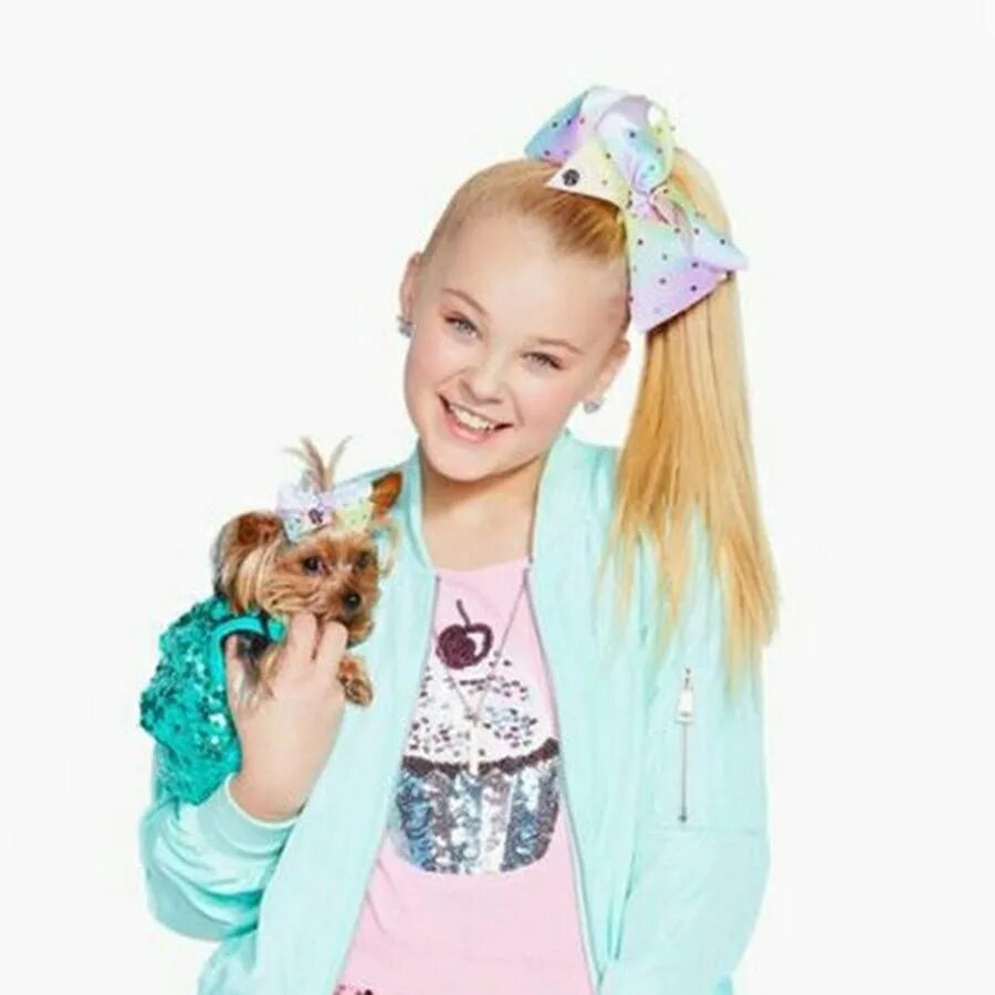 Karma jojo siwa клип. Джо Джо Сива. Джоджо Сива косметика. Джоджо ЮТУБЕР. Джо Джо Сива отравила детей косметикой.