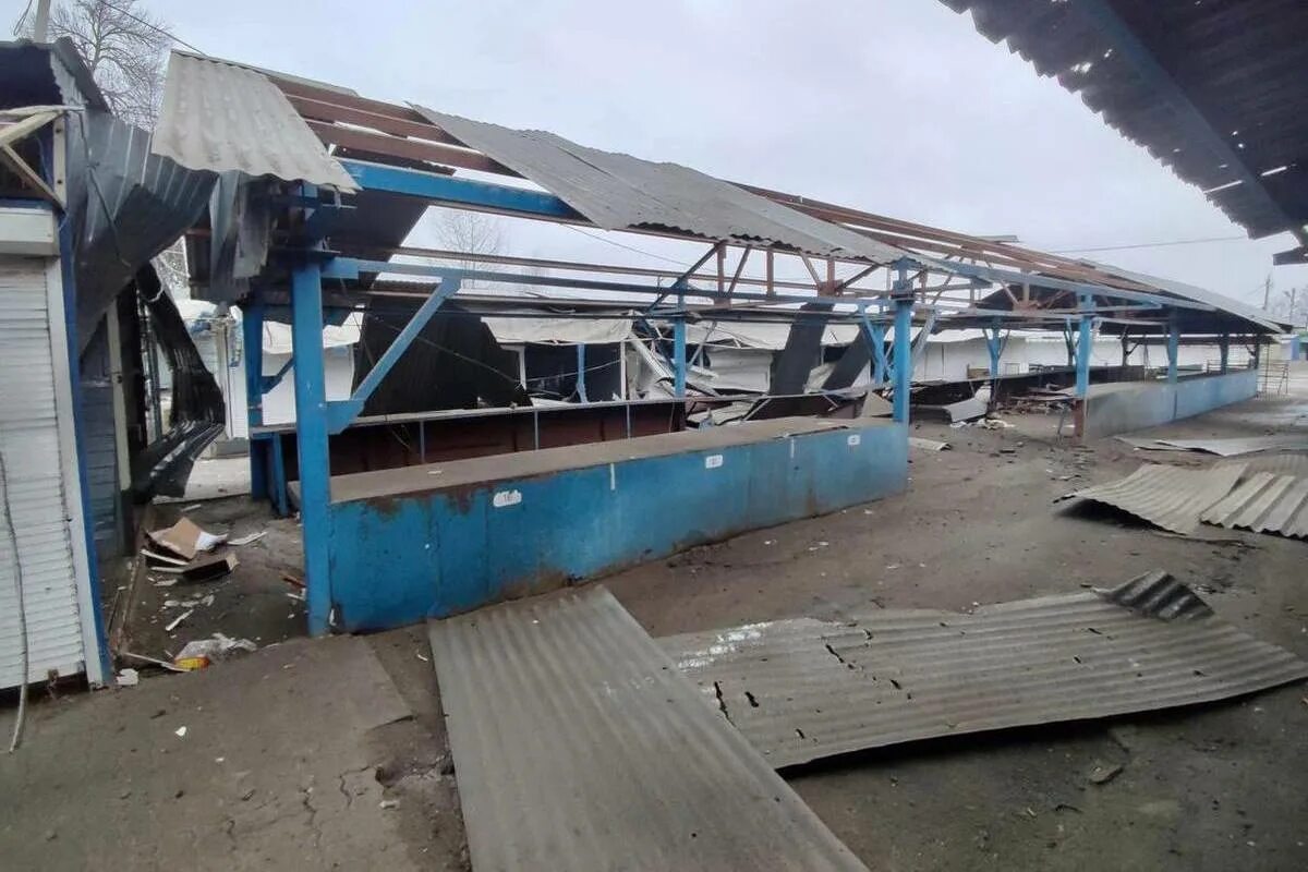 Обстрел белгородской области 18. Тц галерея шебекино обстрел. Что происходит в шебекино сегодня. Обстрел шебекино. Ноябрь в городе.