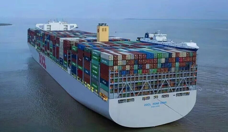 Сборная модель корабля контейнеровоза. Коробка лайнер. Судно маерск. Коробка лайнер. Коробка лайнер.