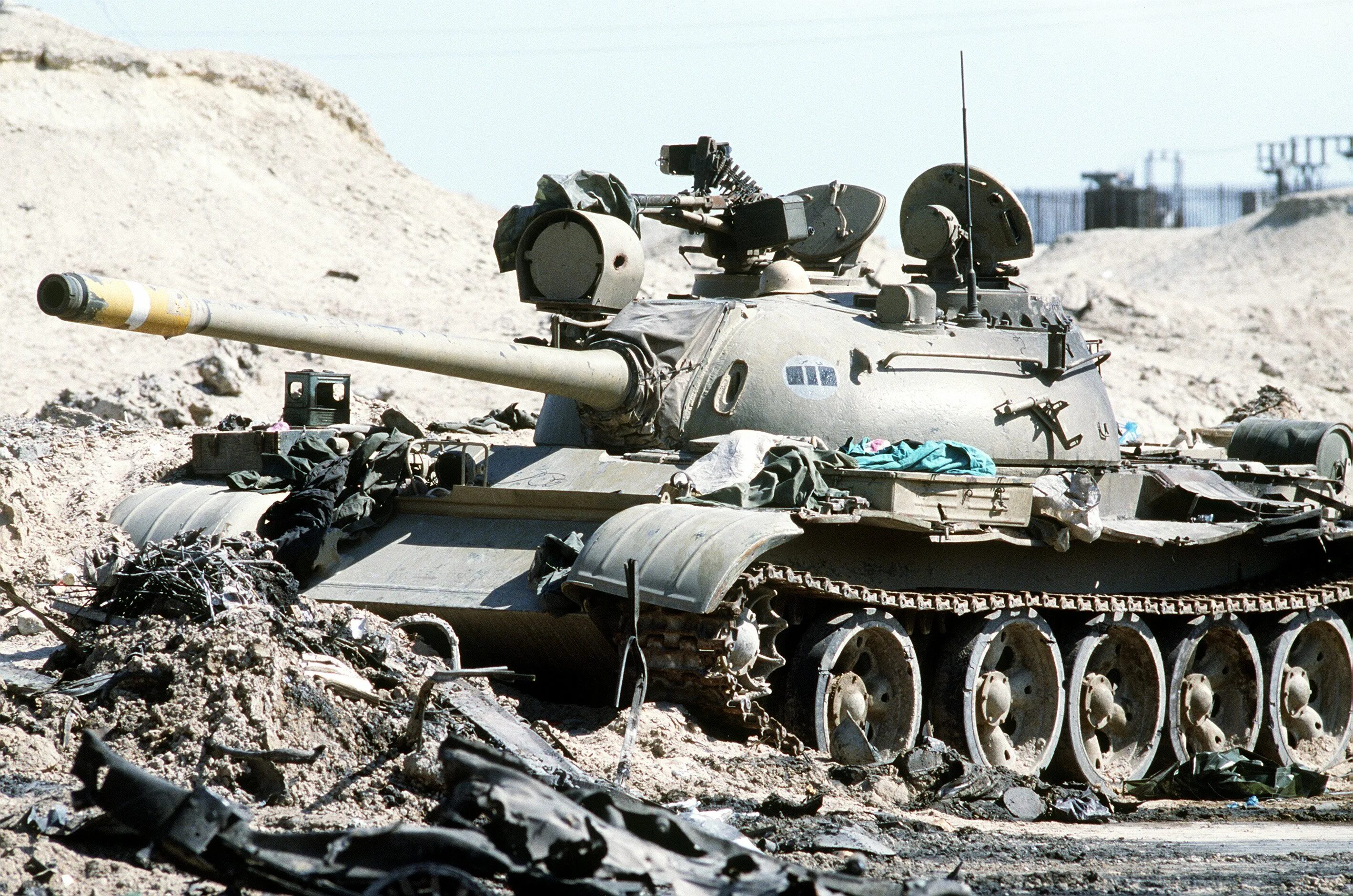 Пр т 55. Т55 танк подбитый. Танк т55а СССР. Танк т-54 и т-55. Т-55 В Ираке.