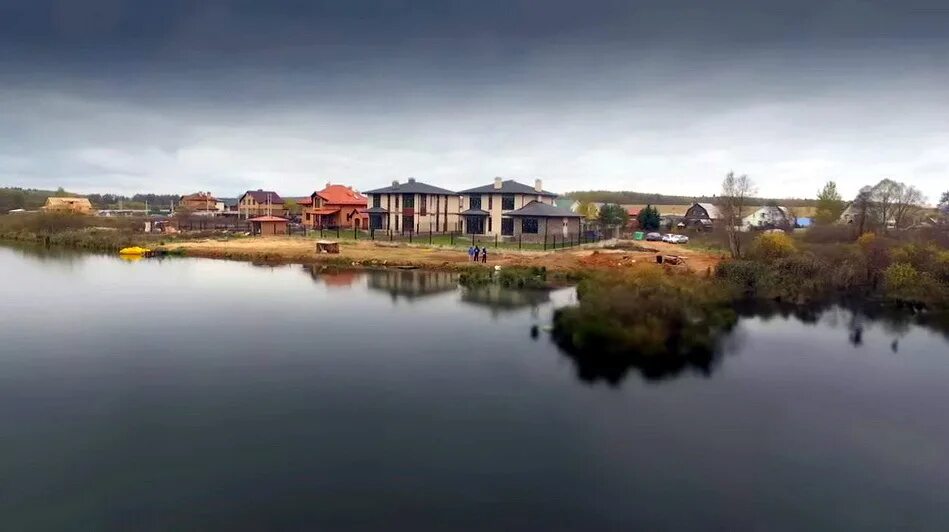 Лесные озера коттеджный поселок. Пушкино медвежье озеро. Озеро звёздного городка. Груманты тула пляж. Черное озеро новокосино.