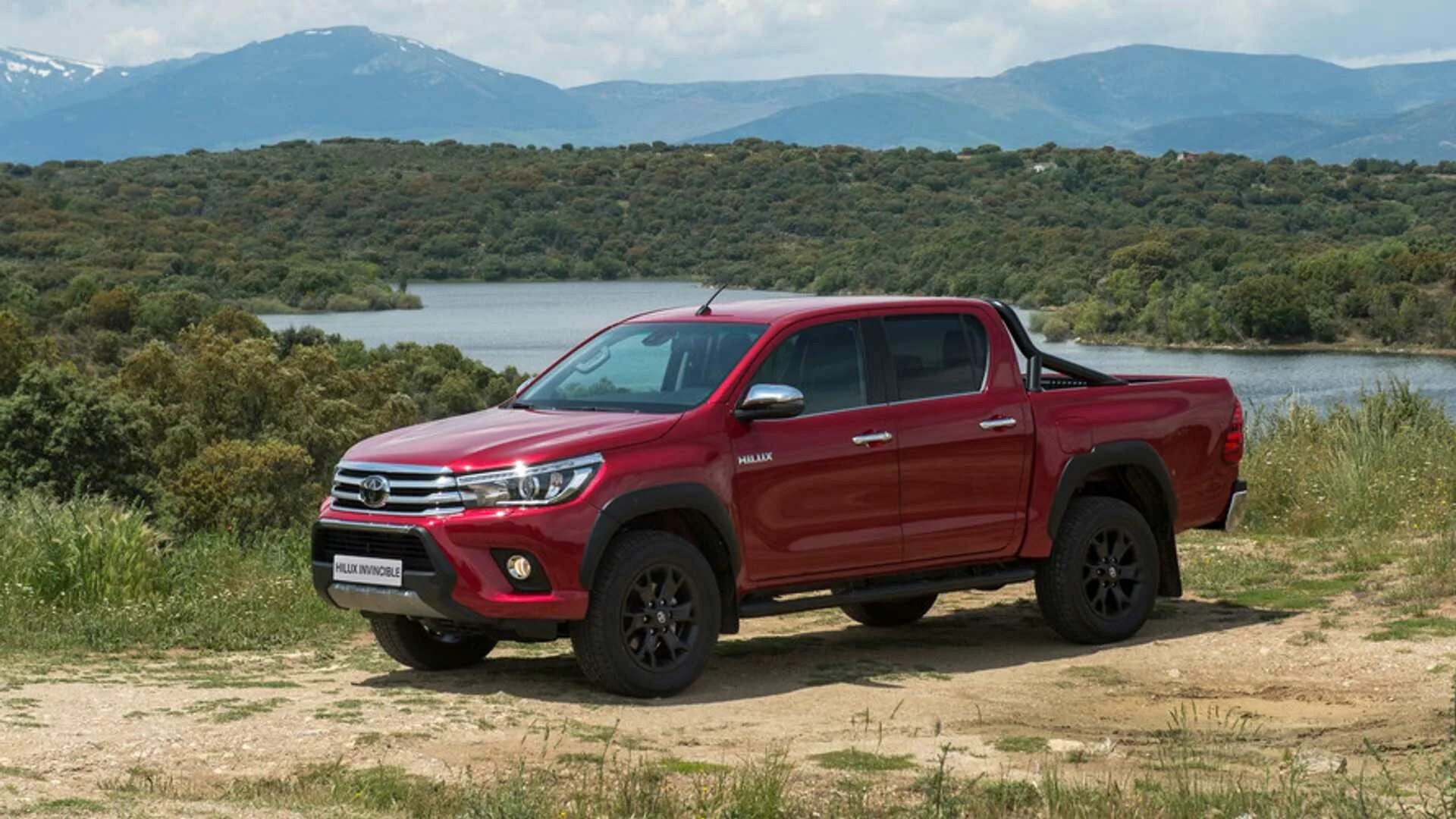 Куплю тойота хайлюкс цена. Toyota Hilux 2022. Toyota Hilux 2023. Toyota Hilux Invincible. Тойота Хайлюкс 2022 красный.