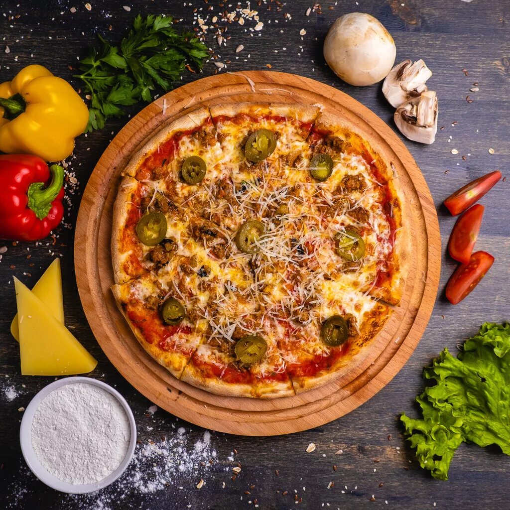 пицца итальяно. пицца с разными начинками.