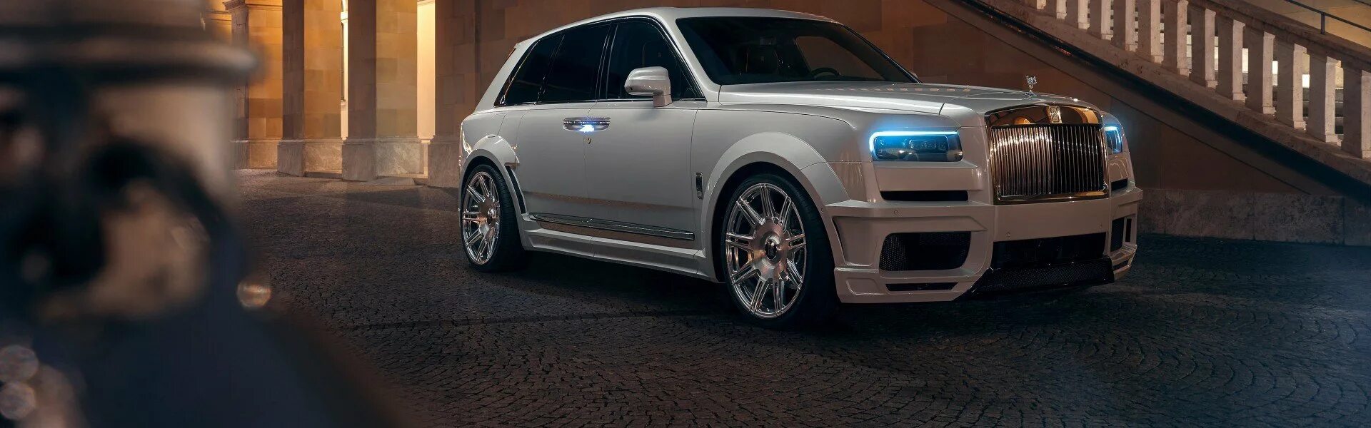 Роллс ройс калина. Rolls Royce Cullinan Novitec. Rolls Royce Cullinan 2021 Давидыча. Rolls Royce Cullinan мрамор.