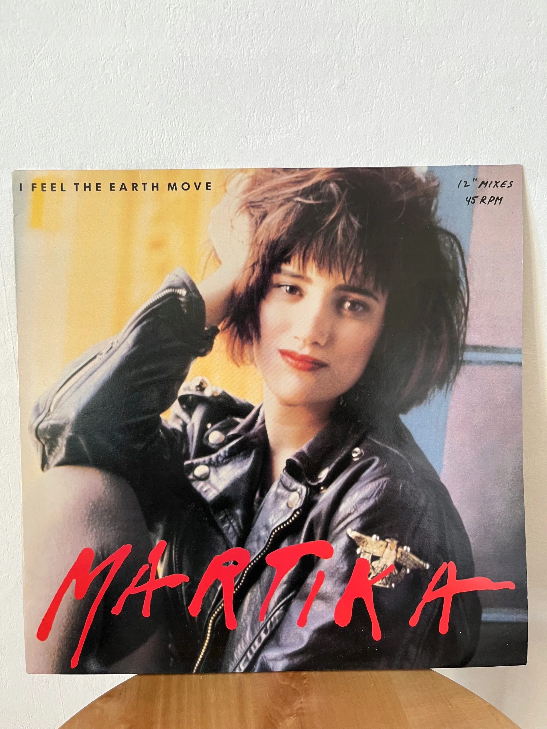 Earth moves. Martika 1988. I feel the Earth move Мартика. Martika фото. Martika Toy Soldiers.
