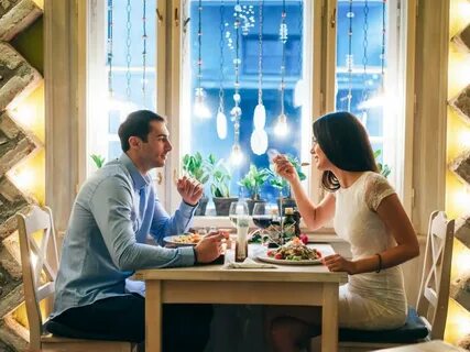 The girl dinner when the lights