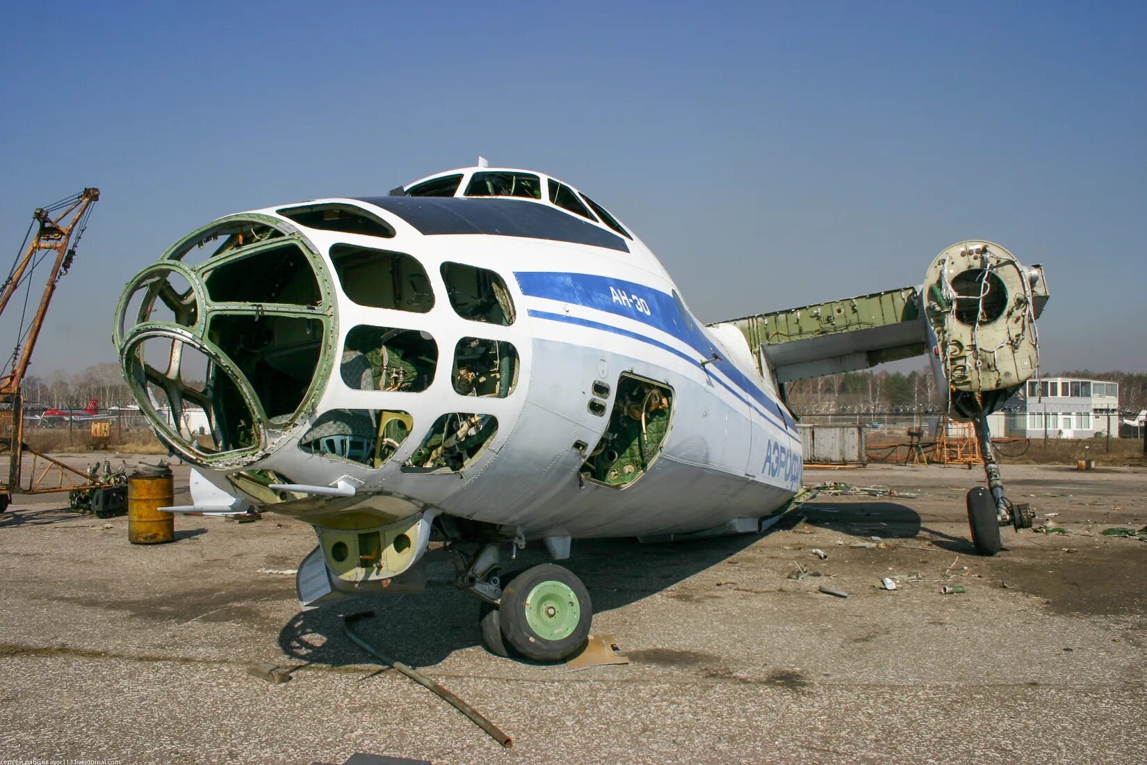 Самолёт ан-24б в гор. Ан 33. Shuttle fg33. Аэродром нежин военный. Ан 33.