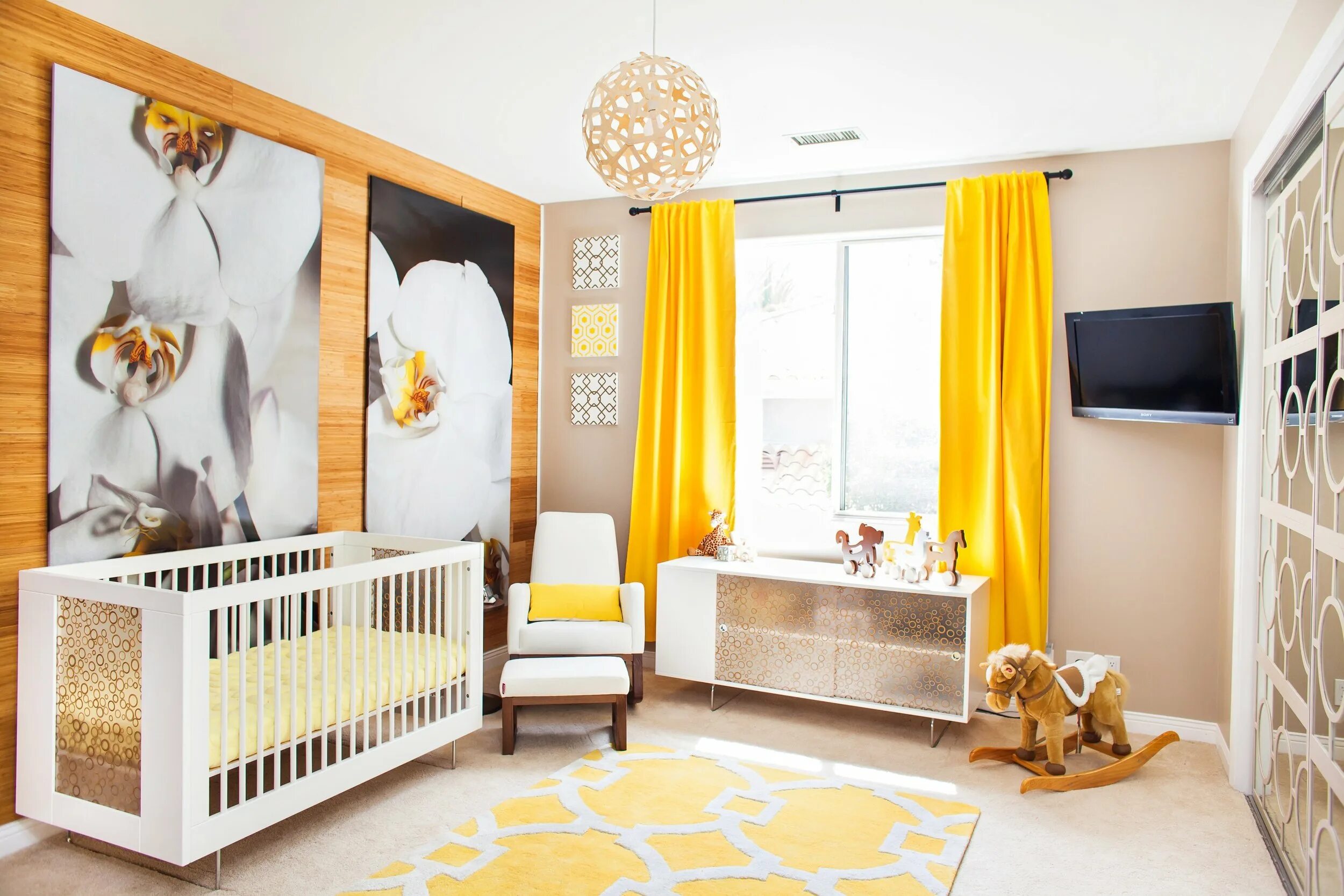 Baby and yellow. Детская комната с желтыми стенами. Детская в желтом цвете. Комната для новорожденного. Детская комната в желтых тонах.