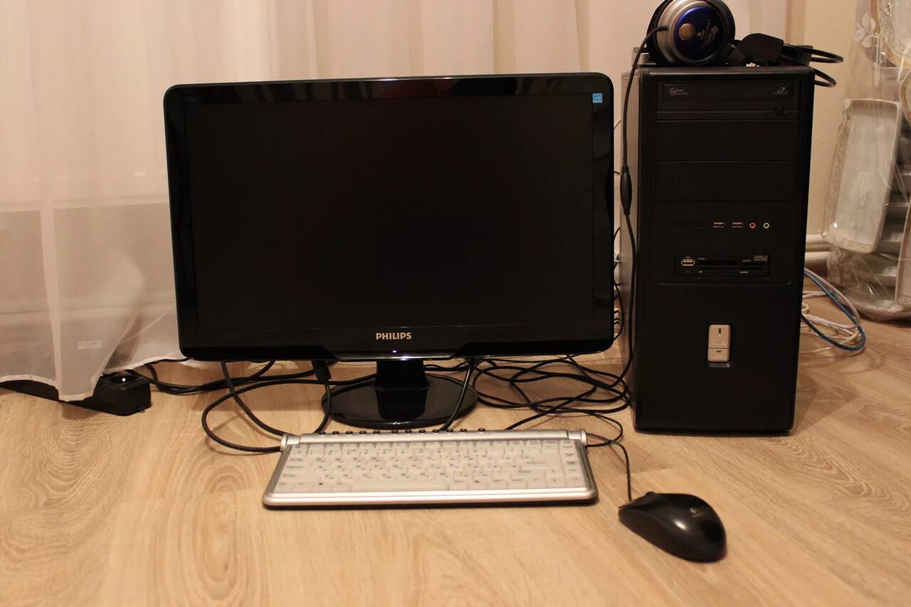 Фото обычного компьютера. Блок, монитор tft 27 acer black). Компьютер монитор мышь клавиатура системный блок. Фото обычного компьютера. Фото обычного компьютера.