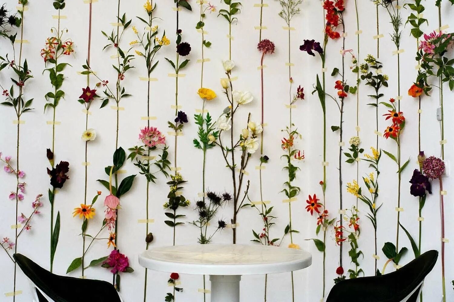 Decor цветы. Украшения для стены. цветы на стене. декор стен искусственными цветами. декоративные цветы на стену.