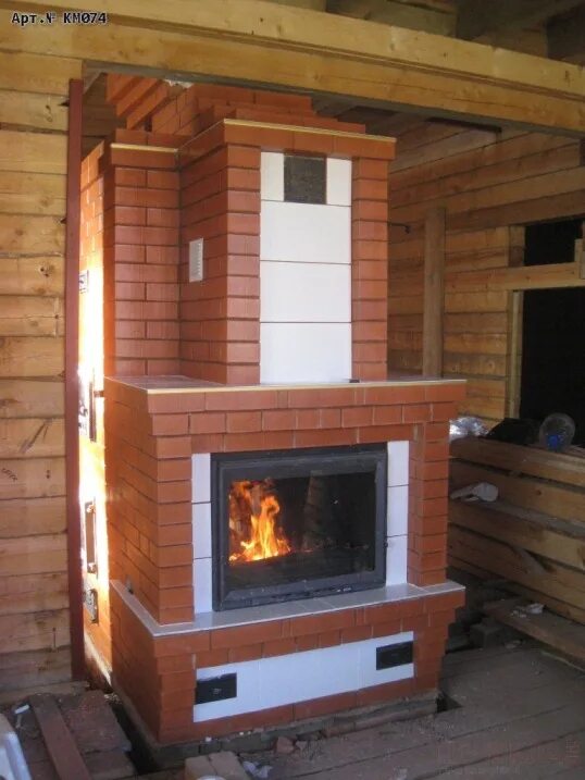 камин в деревянном доме. печькамин в какасном доме. камин в каркасном доме. печь в деревянном доме. дом камин каркасный печь установка.