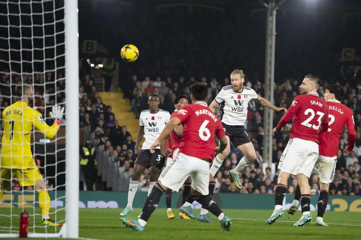 Manchester united fulham live. Манчестер Юнайтед Фулхэм. Манчестер Юнайтед Фулхэм 28 мая. Футбол Фулхэм - Манчестер Юнайтед. Футбольный матч.