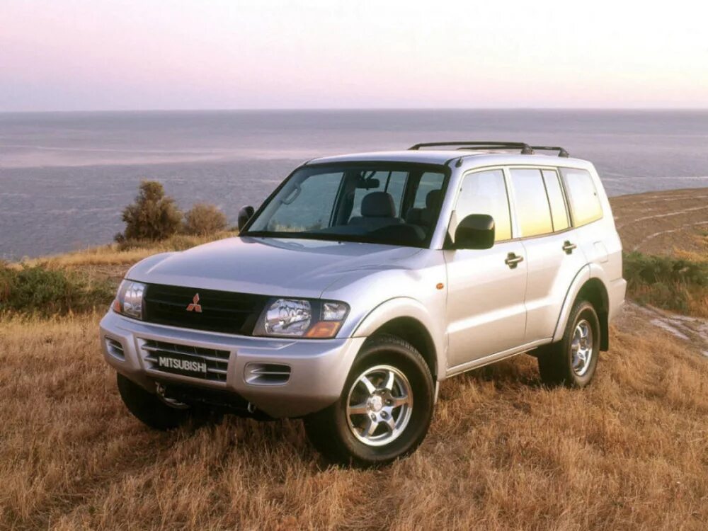 Mitsubishi pajero iii 1999. Митсубиси паджеро третьего поколения. Mitsubishi pajero 3. Mitsubishi pajero 3. Мицубиси паджеро 3 поколения.