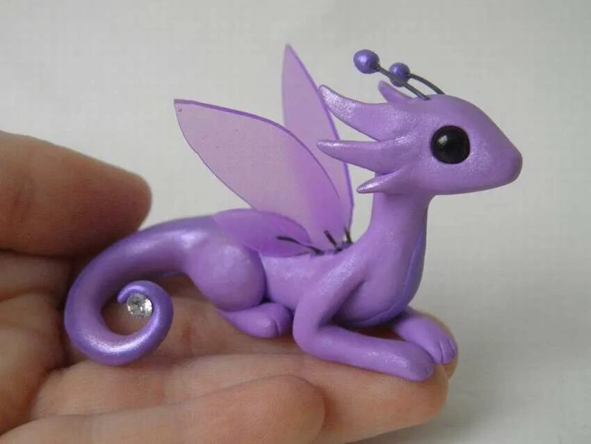 Поделка виноград из пластилина. Слепить фиолетового. Что слепить из фиолетового. Фигурки из фиолетового пластилина. Пластилин фигурки.