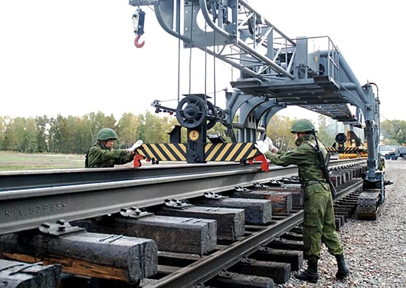Донгуз железнодорожные войска. Военно железнодорожные войска. Ждв железнодорожные войска. Хабаровск ждв мост. Военные железнодорожники.